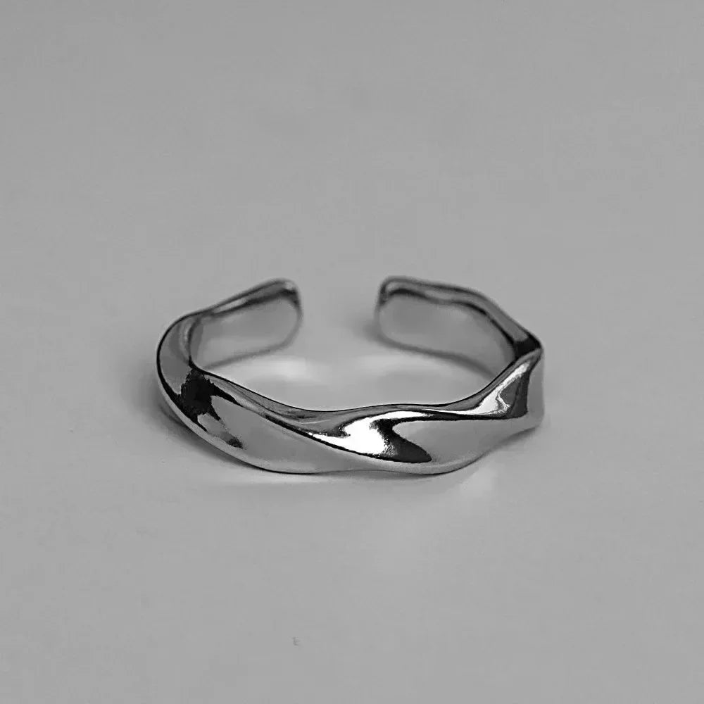 Crowned Twist Open Ring