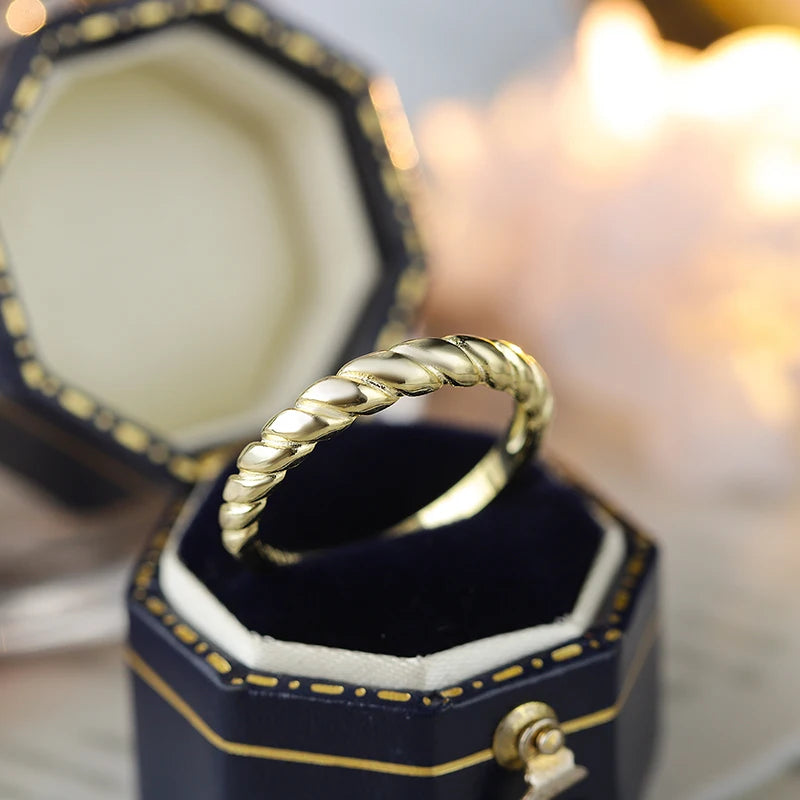 Elegant Twisted Band Ring