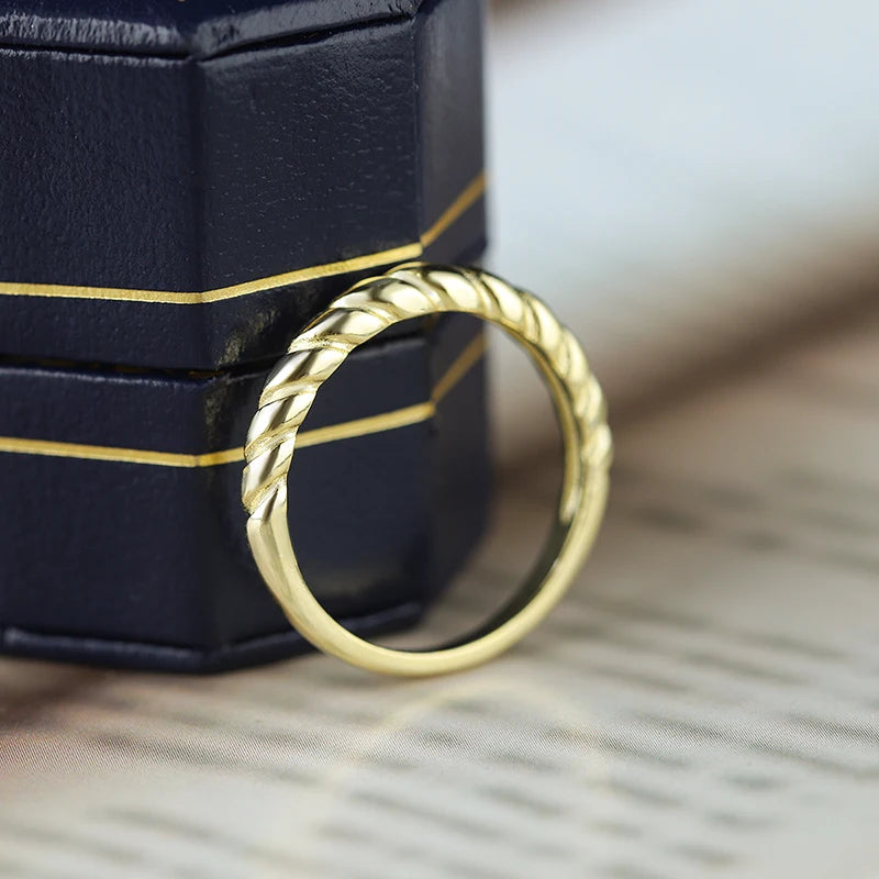 Elegant Twisted Band Ring